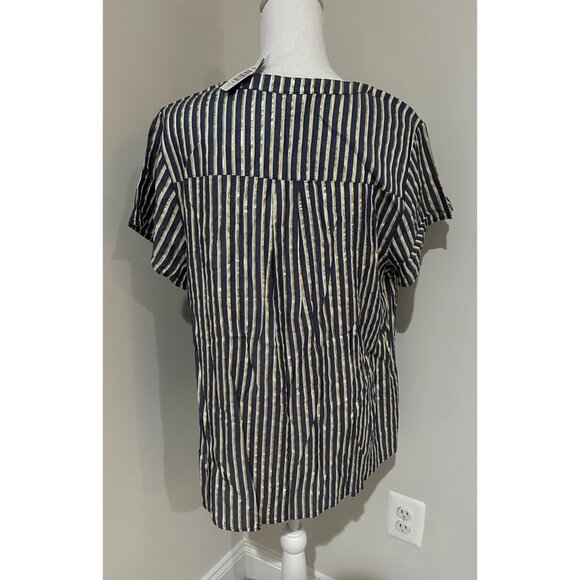 Torrid New Metallic Striped Short Sleeve Blouse W/ Button Detail Size 1X (14-16) - Picture 12 of 14